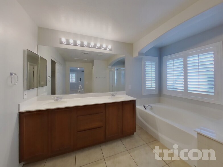 Building Photo - 9302 Wildcat Springs Ave