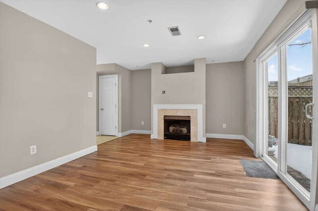 Building Photo - 504 N Thomas St