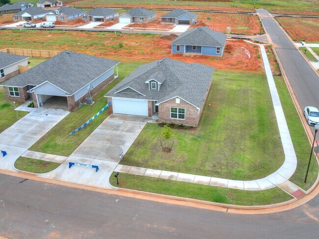 Building Photo - Beautiful New Home! Mustang Schools!