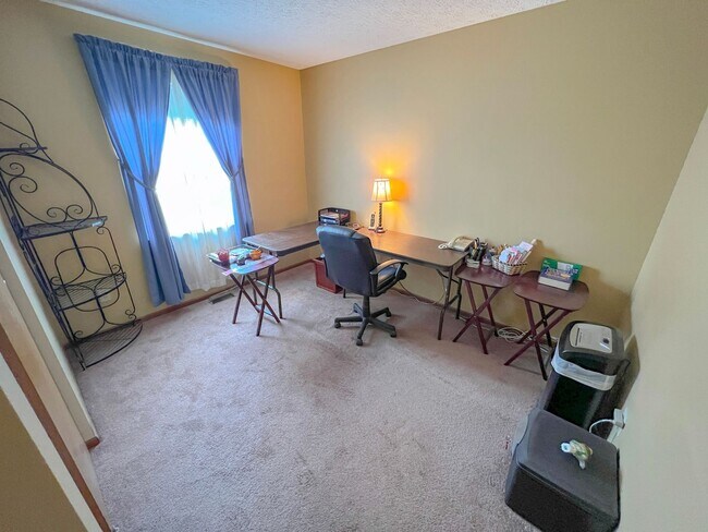 Building Photo - Stunning Rental Home in Indian Creek - Rey...