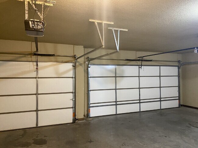 Building Photo - 6202 W Sage Dr