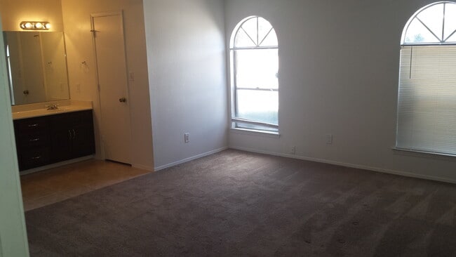 Building Photo - 9400 Admiral Nimitz Ave NE