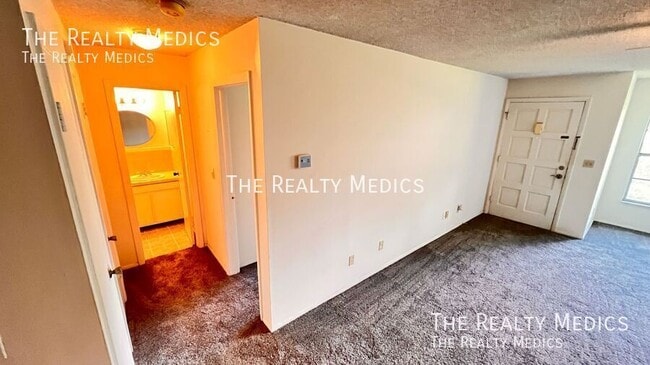 Building Photo - 208 Diamond Cove