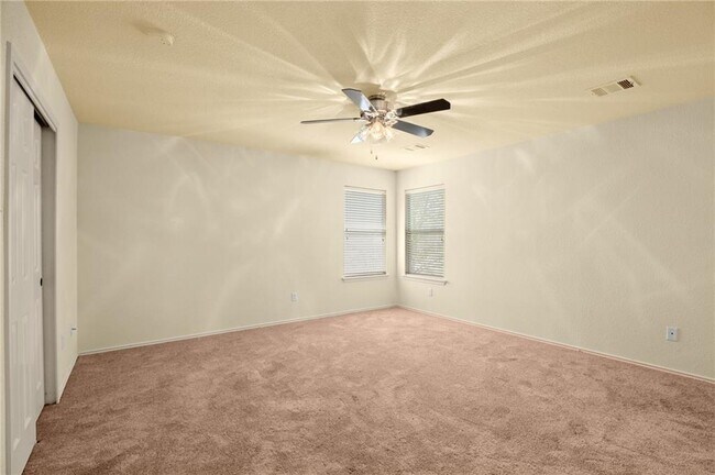 Building Photo - 1825 Golden Sunrise Ln