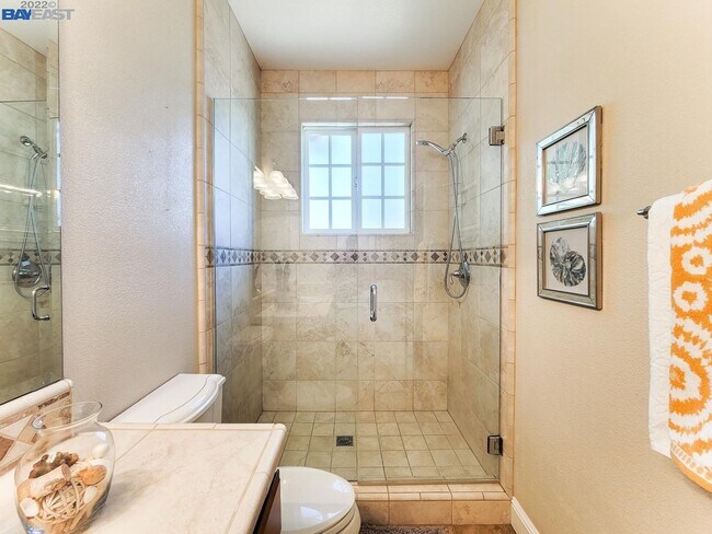 Building Photo - Live Exceptionally in This Peaceful Willow Glen Executive Home; 4 bed/ 4.5 bath