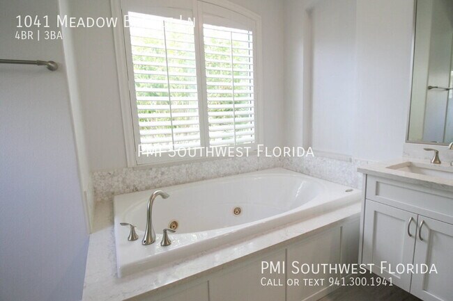 Building Photo - 1041 Meadow Breeze Ln