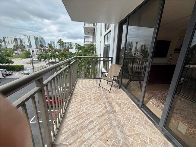 Building Photo - 3031 N Ocean Blvd