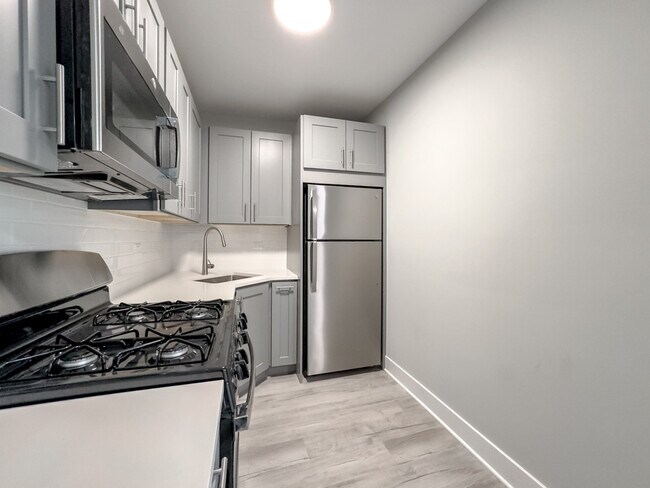 Building Photo - 378 Hazel Ave