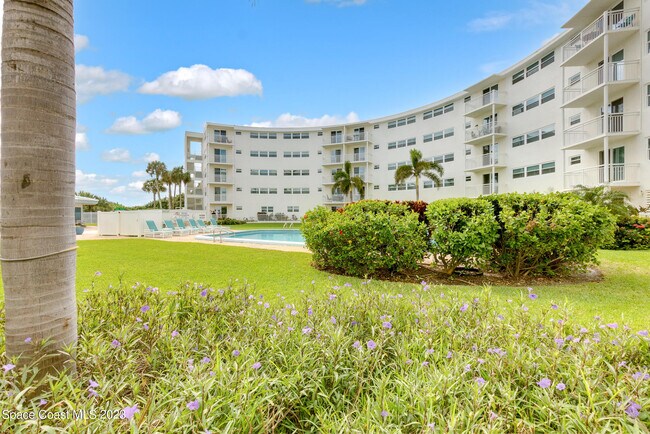 Building Photo - 4000 Ocean Beach Blvd