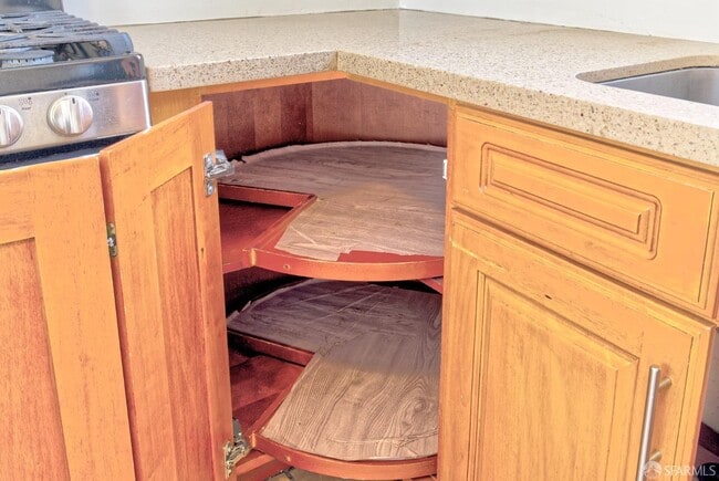 Building Photo - 1218 York St