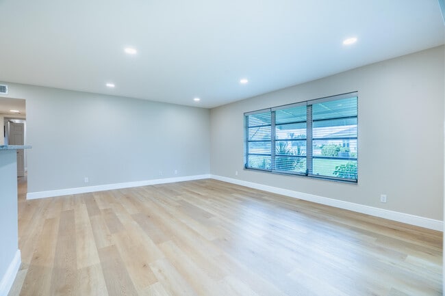 Building Photo - 14339 Canalview Dr