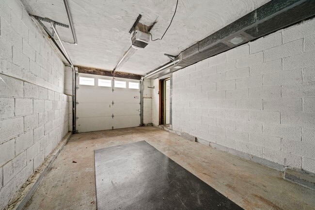 Building Photo - 28 Hillside Ave