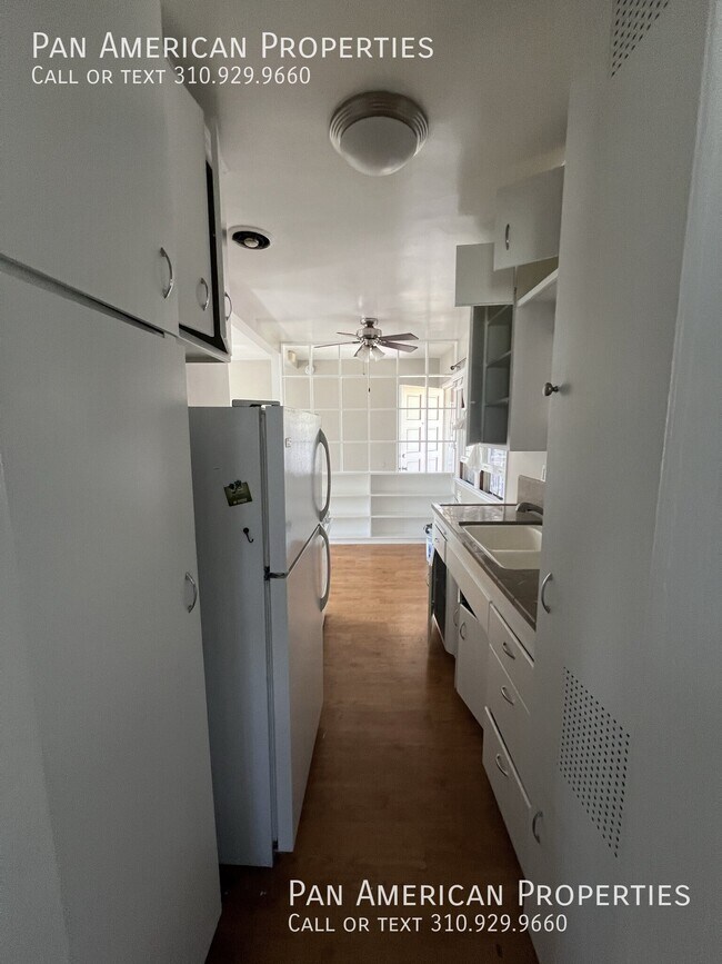 Building Photo - 335 S Los Robles Ave