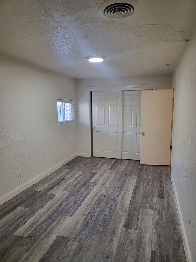 Building Photo - 721 Santa Fe Ave SW