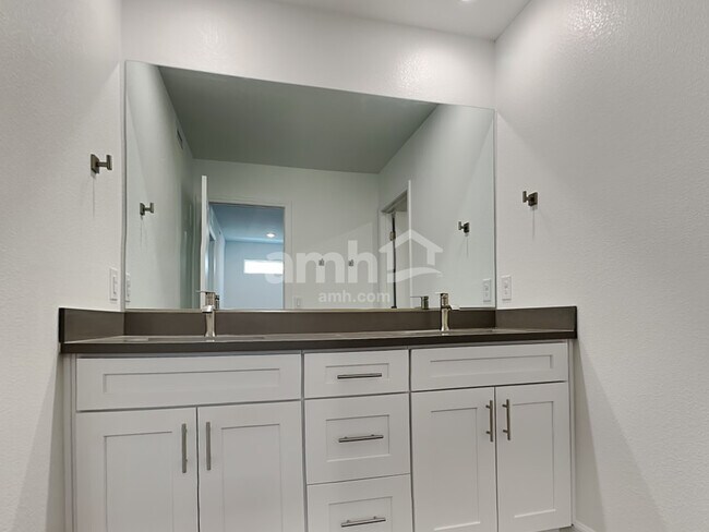 Building Photo - 4816 Blushing Star St