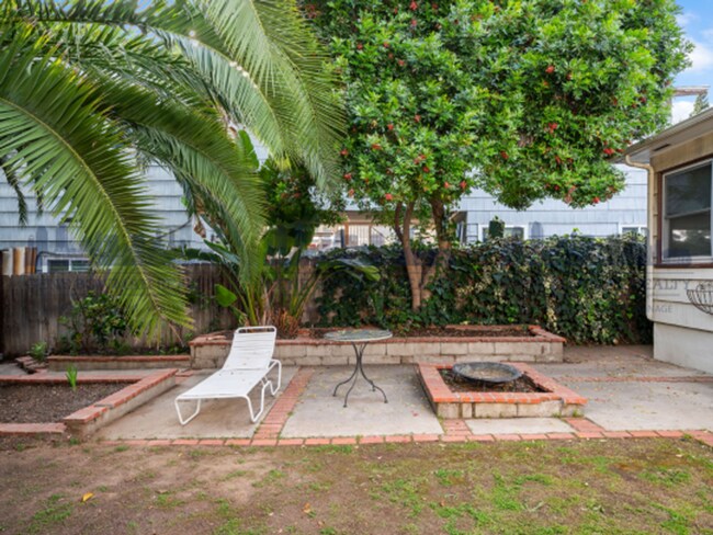 Building Photo - 6129 Pembroke Dr