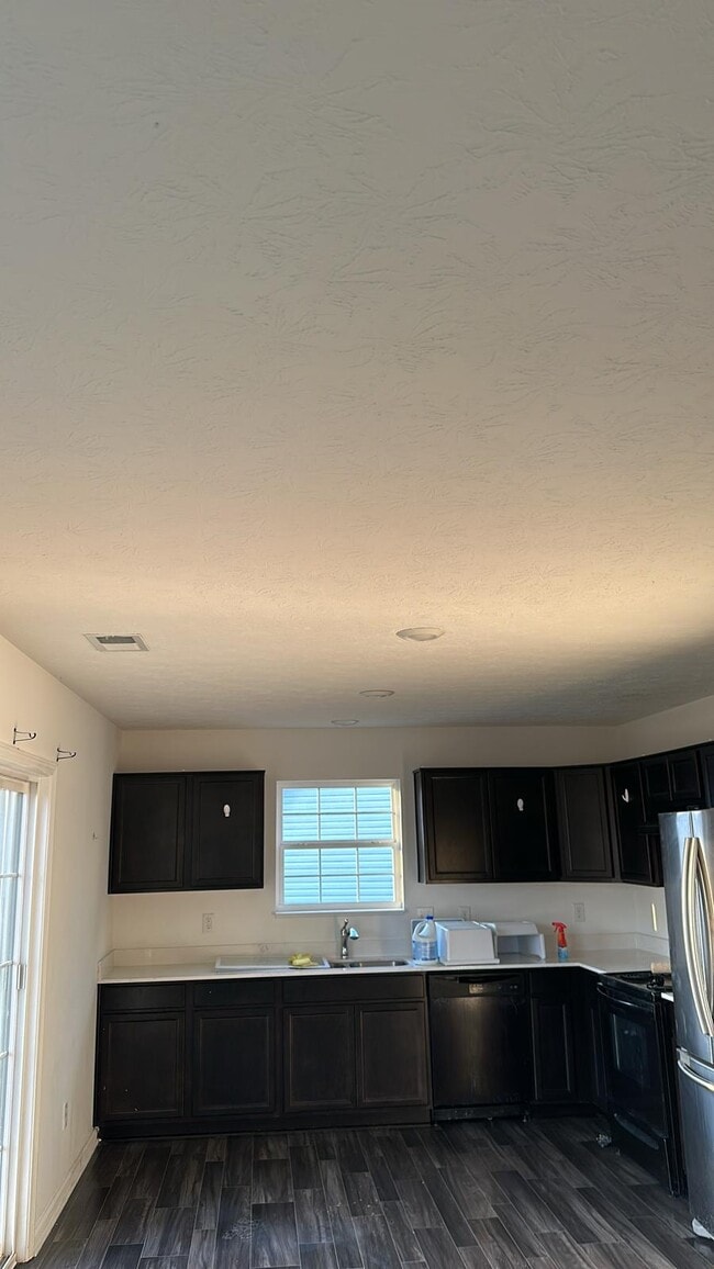 Building Photo - 1820 N Clearwater Dr
