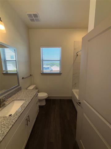 Building Photo - 2036 Oak Grove Ln