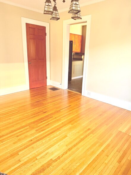 Building Photo - 91 Lacy St