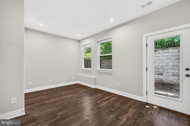 Building Photo - 1013 S Taylor Ct
