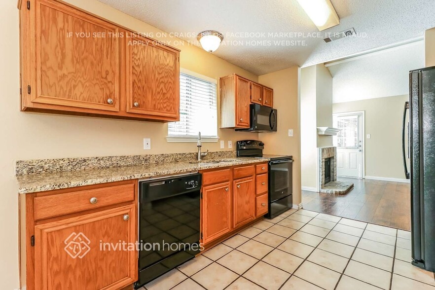 Building Photo - 1216 Hidden Creek Dr