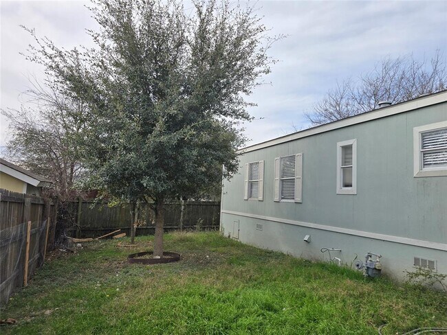 Building Photo - 7628 Northview Ln