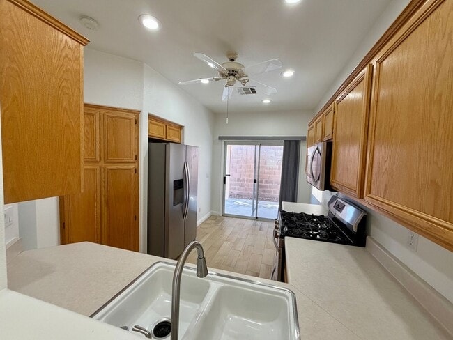 Building Photo - Cute and cozy 2 bedroom 2 bathroom condo
