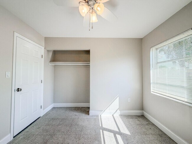 Building Photo - 703 N 25th St