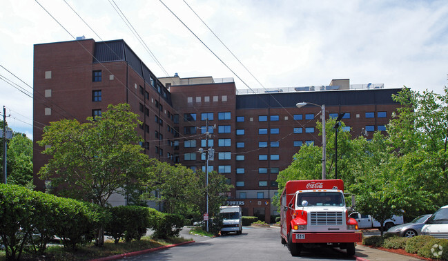 Primary Photo - University Towers