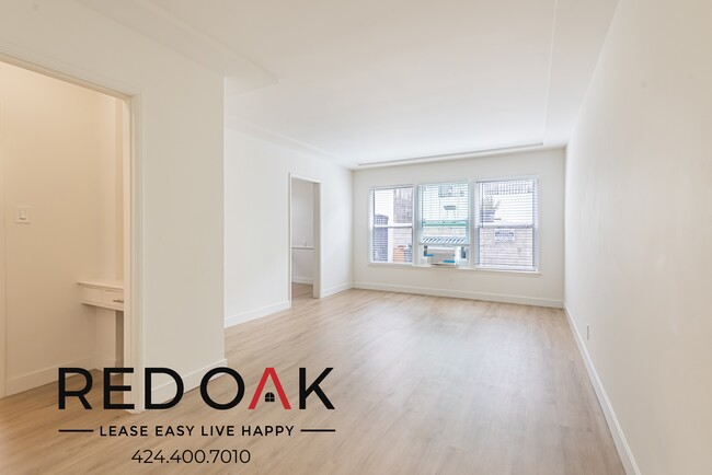 Primary Photo - Lovely One Bedroom with Large Windows, Sta...