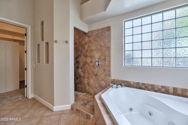 Building Photo - 8535 E Preserve Way