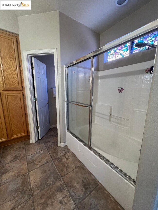 Building Photo - 2352 Whitetail Dr