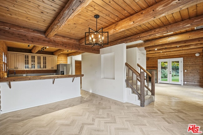 Primary Photo - 373 Loftyhill Dr