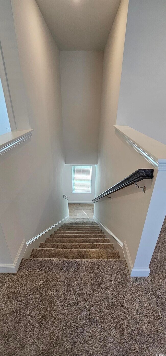 Building Photo - 8233 Vibrant Dr