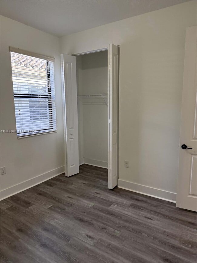 Building Photo - 3299 W 96 Pl