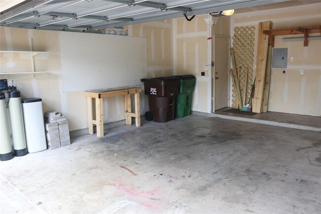 Building Photo - 1615 Plume Grass Pl