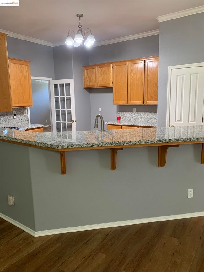 Building Photo - 651 Wildrose Way