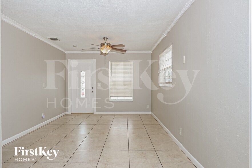 Building Photo - 1443 7th St