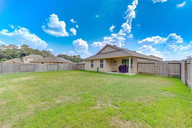 Building Photo - 10110 Pine Trace Village Dr