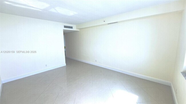 Building Photo - 2501 S Ocean Dr