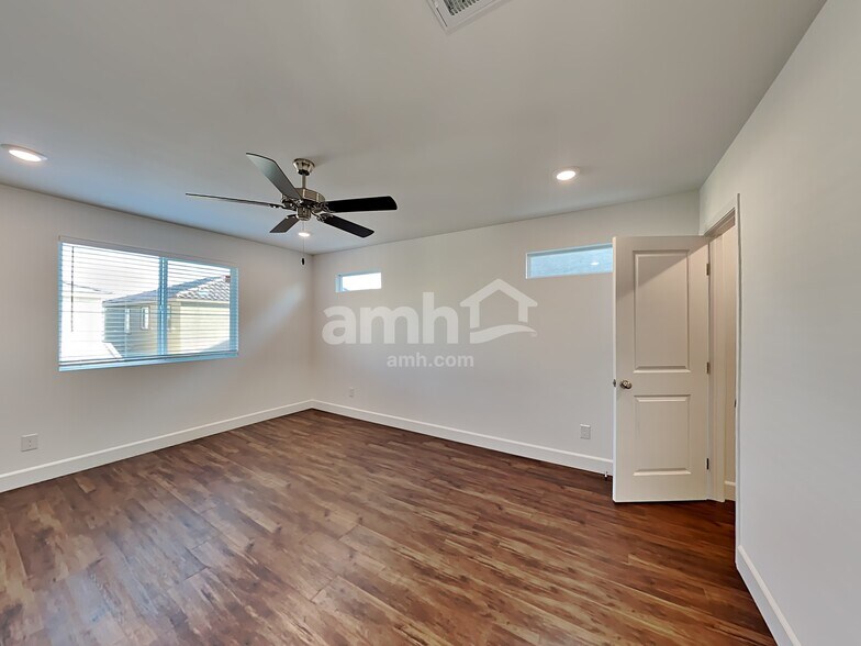 Building Photo - 8913 Carmine Cob Ave