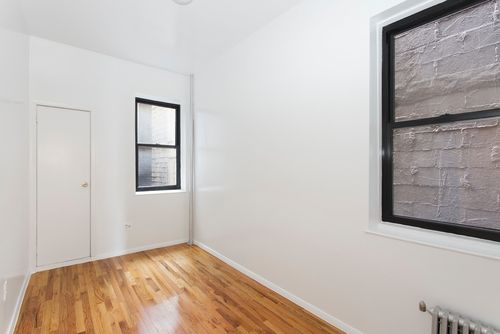 Building Photo - 226 Elizabeth St