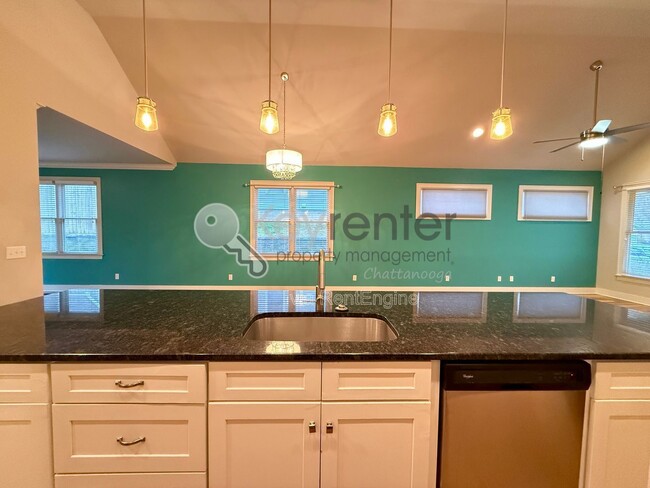 Building Photo - 1610 W 52nd St