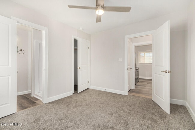 Building Photo - 423 E Crescent Ave