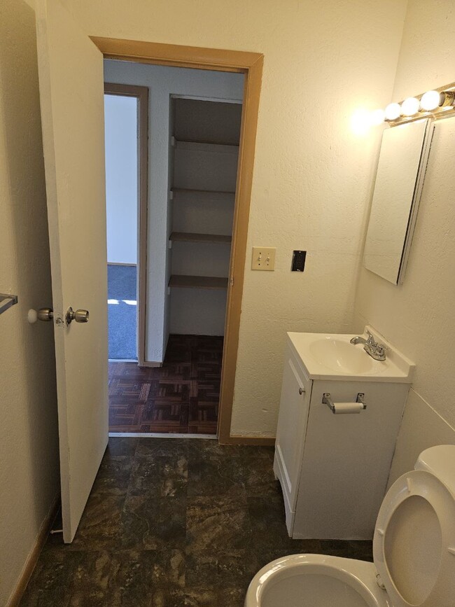 Building Photo - 11-3482-3482 Plumeria St
