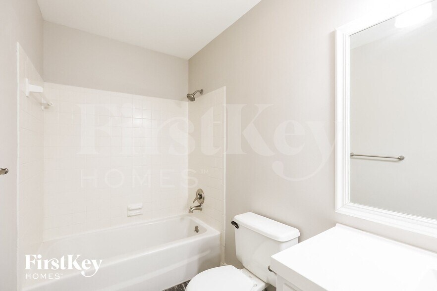 Building Photo - 11637 Cody St