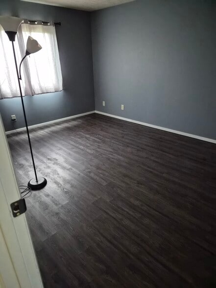 Master Bedroom - 1600 Northbrook Dr