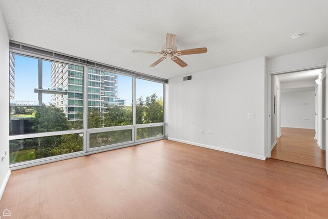 Building Photo - 9725 Woods Dr