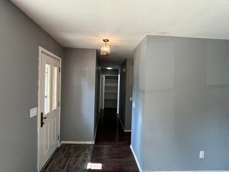 Building Photo - 81 Overton Dr