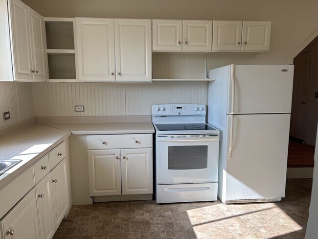 Building Photo - Pet-Friendly 2BD/1BA Home in Rio Dell!
